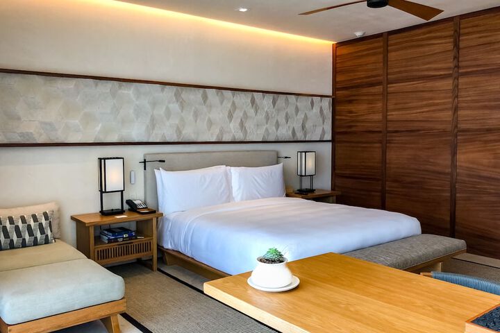 Room 9 of 180