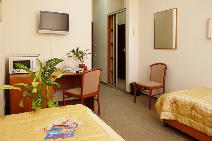 Room 9 of 43