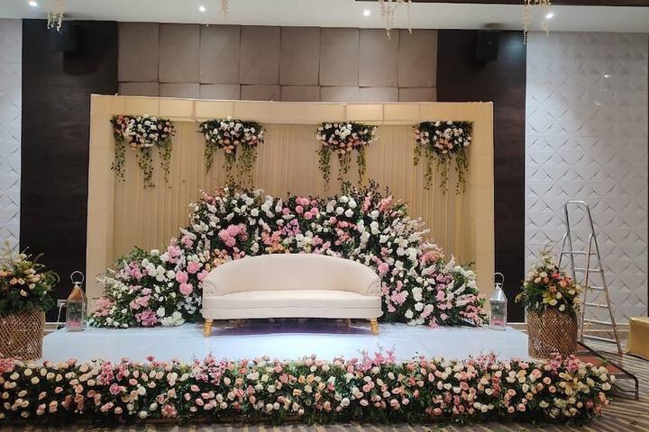 Ballroom/Hall 56 of 87