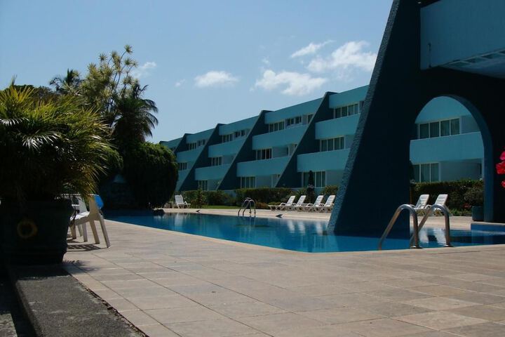 Hotel with Pool