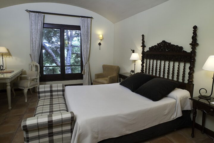 Room 14 of 77