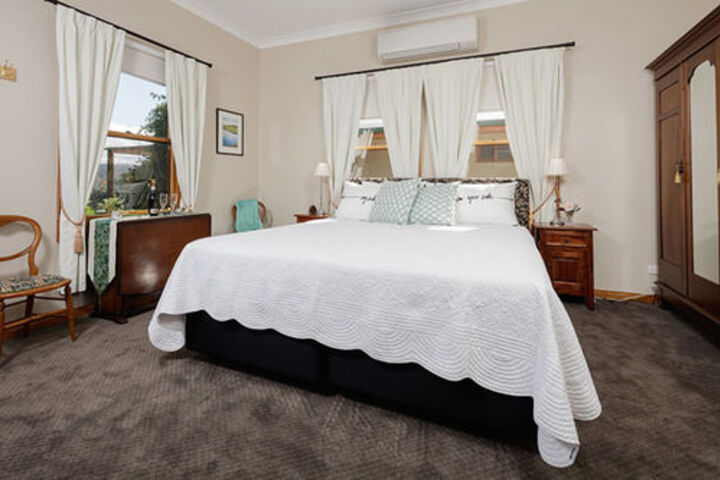 Room 4 of 38