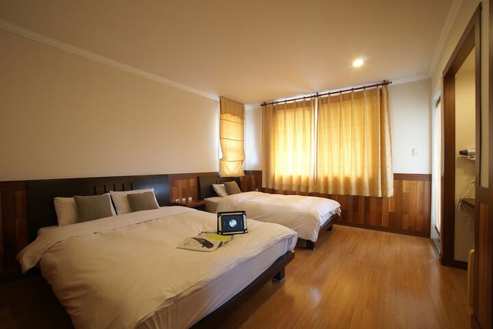 Room 3 of 57