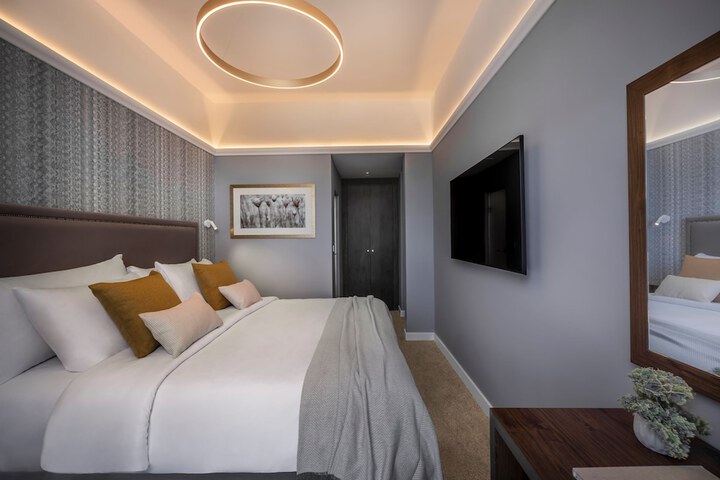Room 4 of 75