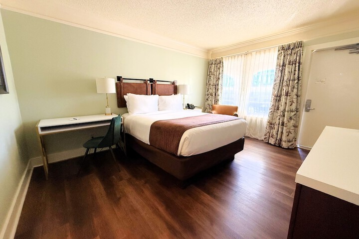 Room 10 of 61