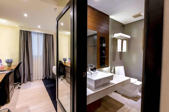 Room 11 of 67