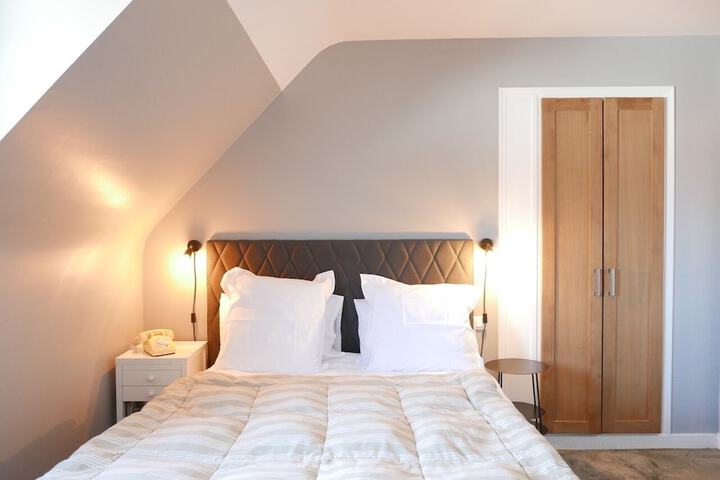 Room 21 of 76