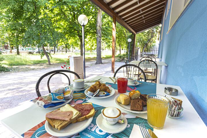 Breakfast/Coffee Service 27 of 31