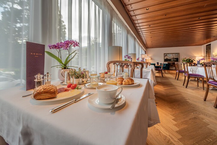 Breakfast/Coffee Service 54 of 78