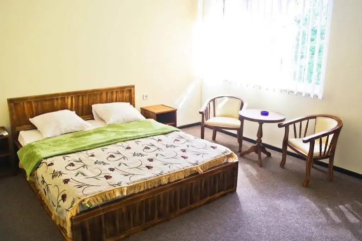 Room 6 of 22