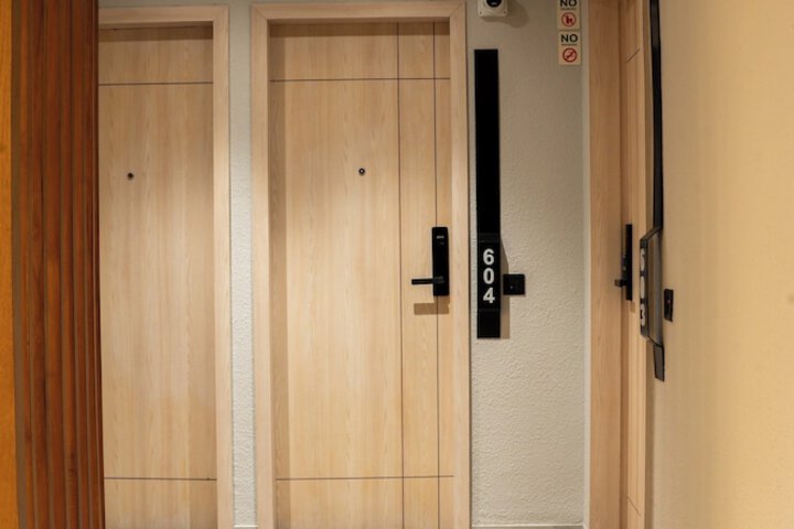 Room 80 of 90