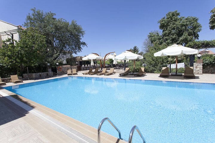 Pool 31 of 53