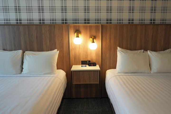 2 Queen Beds Premium (11 of 11)
