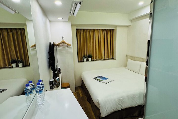 Room 32 of 56