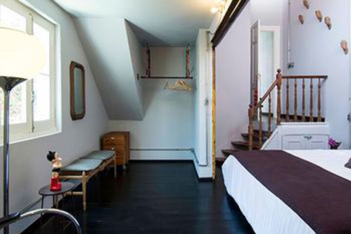 Room 18 of 49