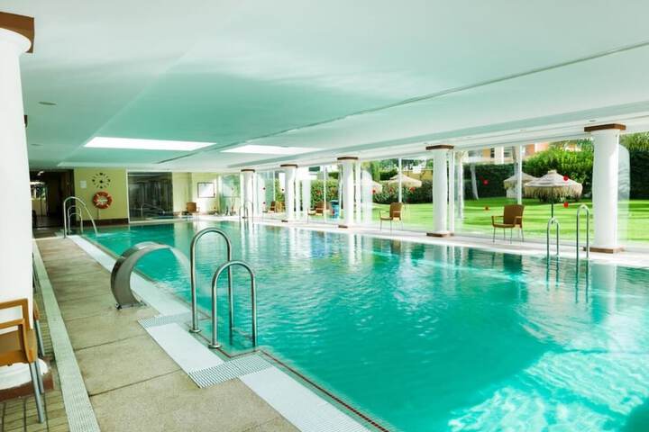 Hotel Pool