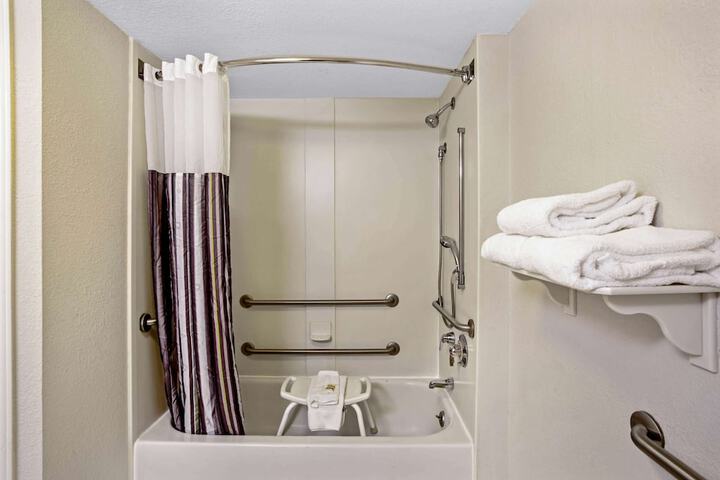 Room 47 of 79