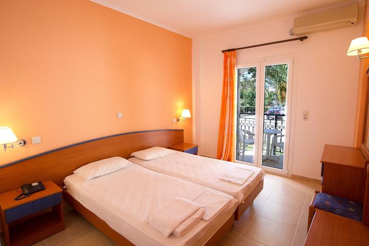 Room 3 of 25