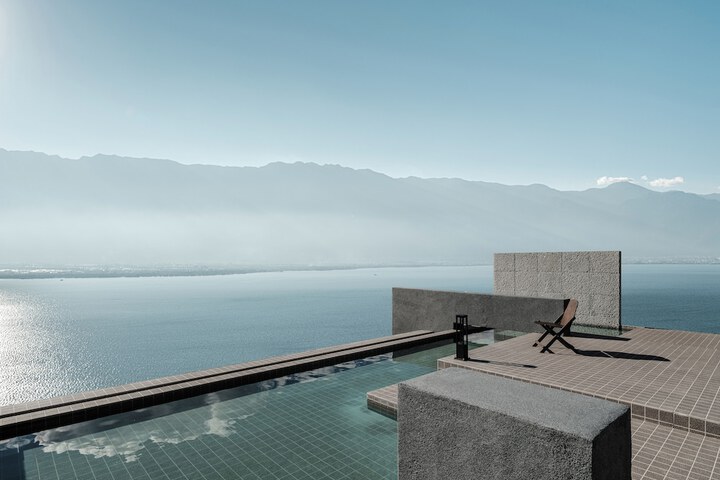 Pool 102 of 169