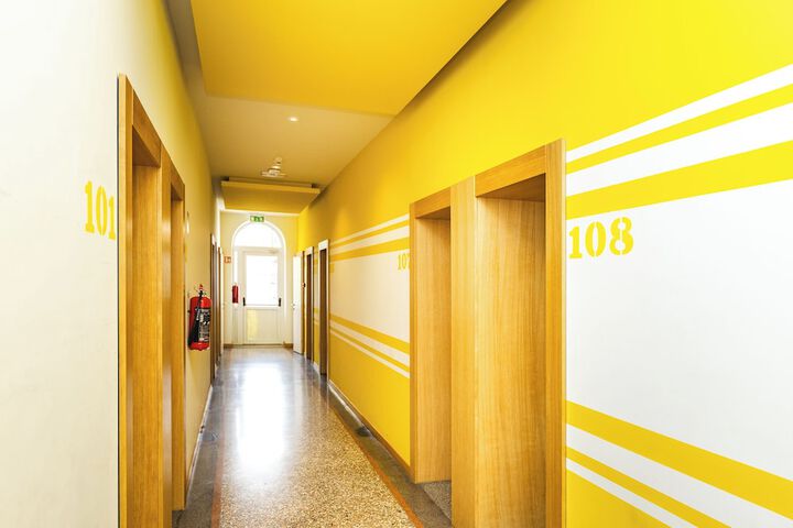 Ballroom/Hall 54 of 68