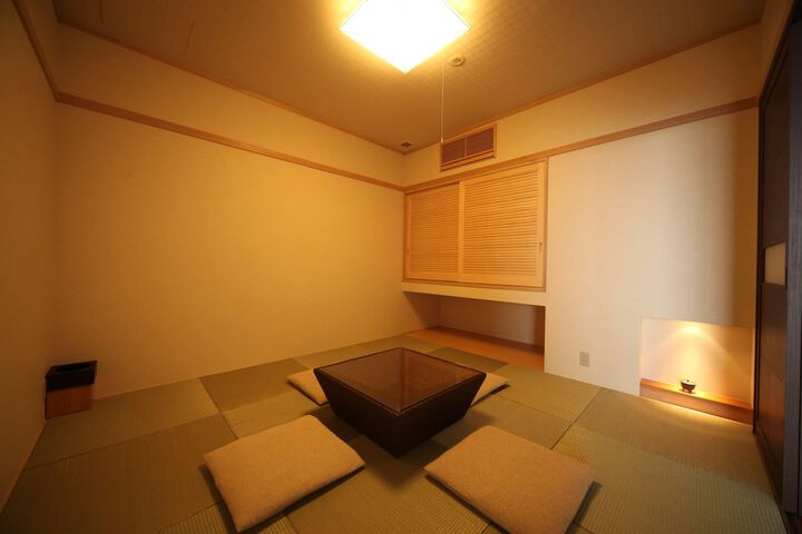 Room 38 of 80