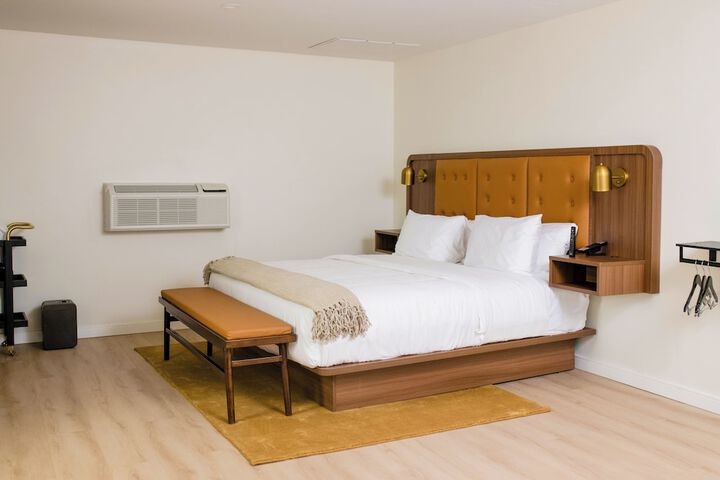 Room 16 of 71