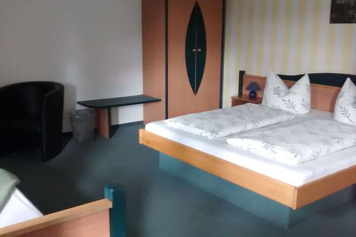 Room 4 of 50
