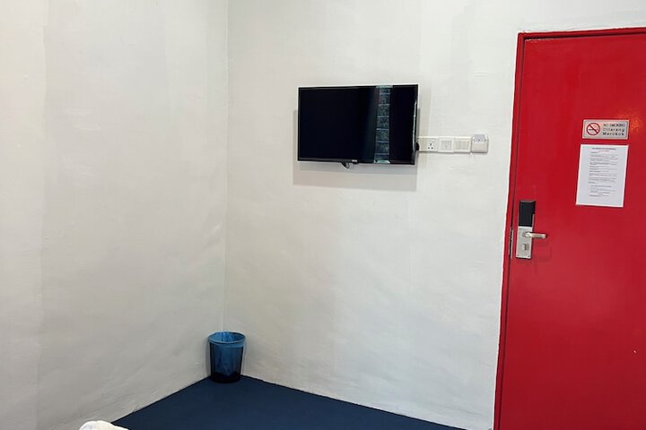 Room 66 of 122