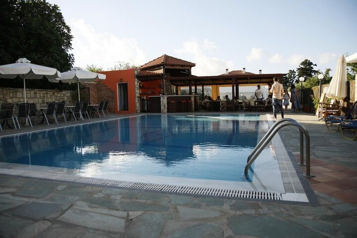 Pool 33 of 44