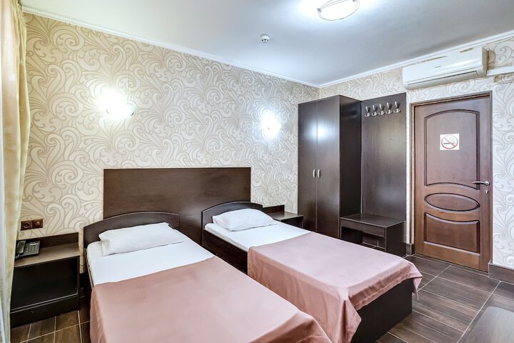 Room 28 of 33