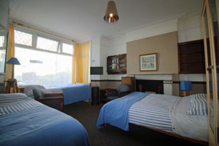 Room 9 of 11
