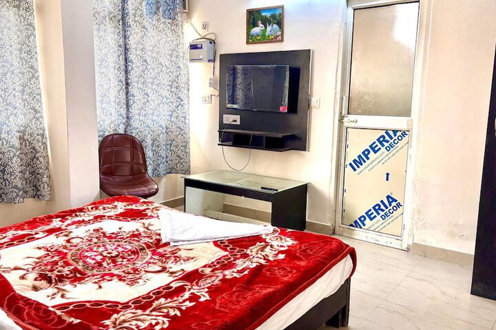Room 3 of 11