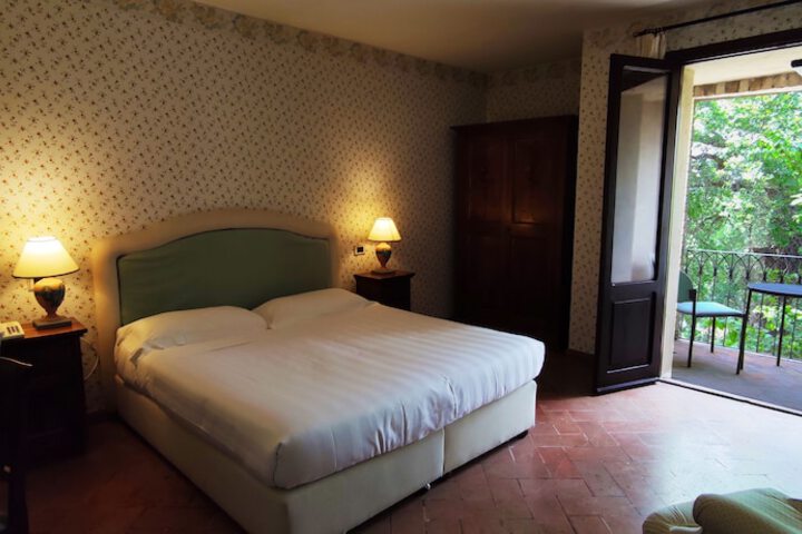 Room 8 of 53