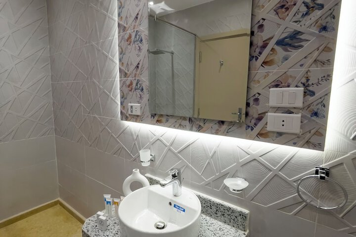 Room 60 of 74