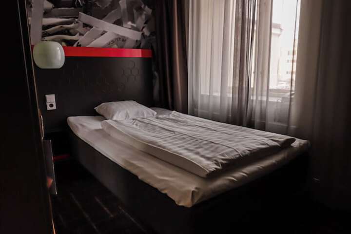 Room 35 of 72