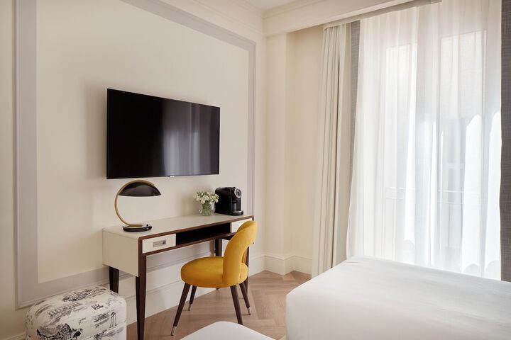 Room 32 of 78