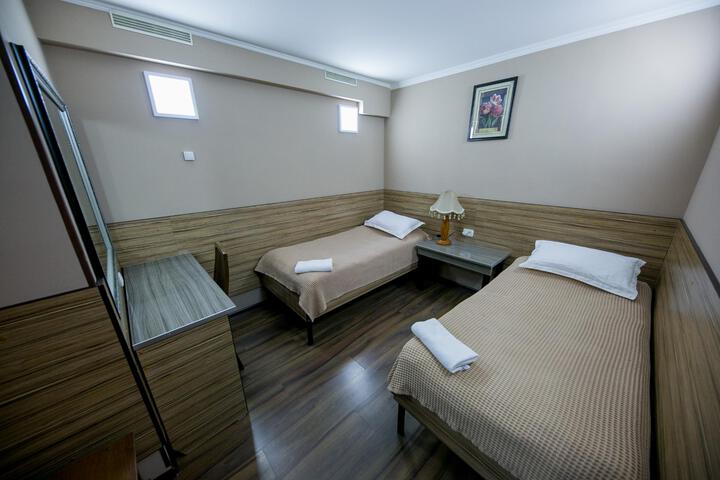 Room 48 of 79