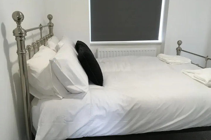 Room 3 of 16