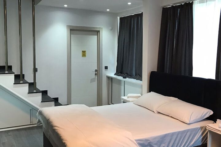 Room 12 of 46