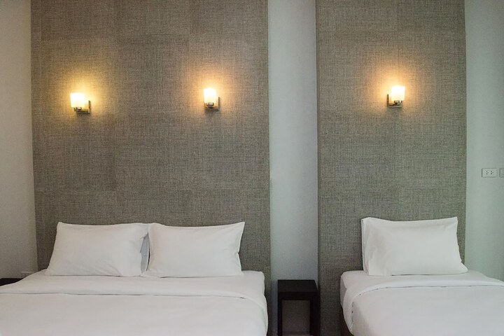 Room 10 of 35