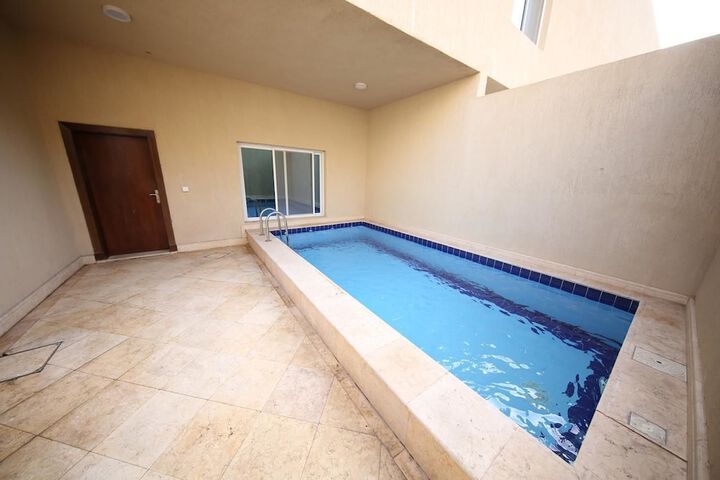 Pool 15 of 34