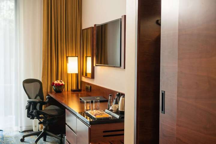 Room 12 of 30