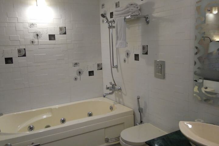 Room 16 of 21