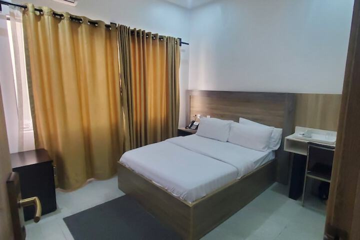 Room 29 of 66