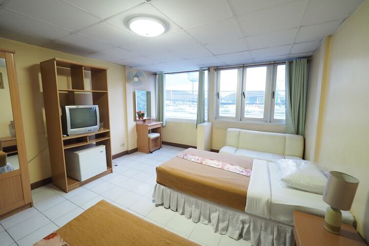 Room 6 of 46