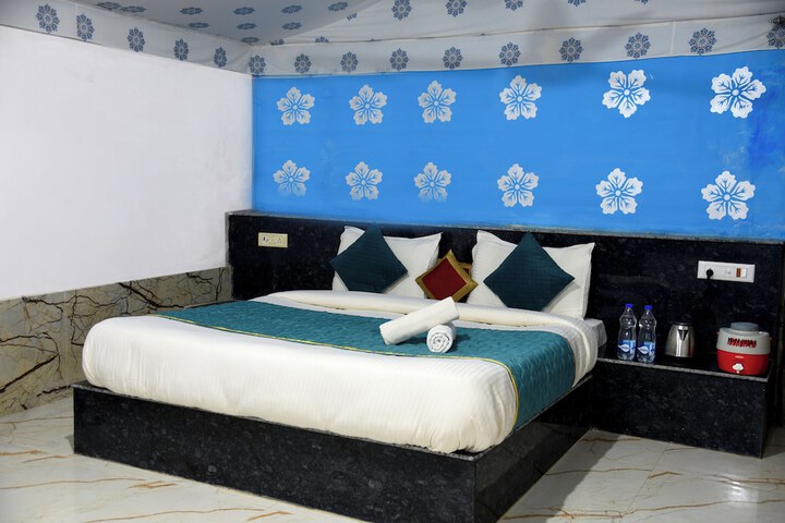 Room 9 of 26