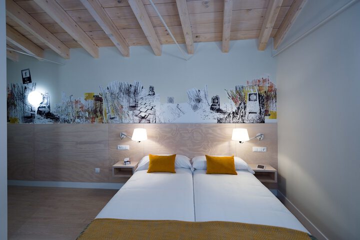 Room 41 of 77
