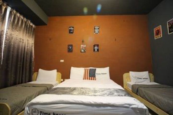 Room 11 of 44