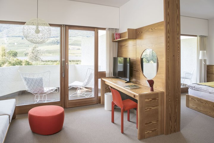 Room 12 of 63