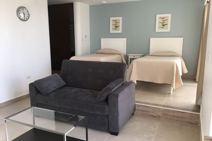 Room 8 of 34